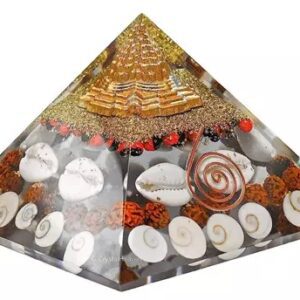 Divya Sur Gomti Chakra Pyramid – Large Orgonite Pyramid with Shree Yantra – Feng Shui Vastu Items for Home with Rudraksha, Gomati Chakra, Chirmi & Kaudi Shells (Wealth Pyramid)